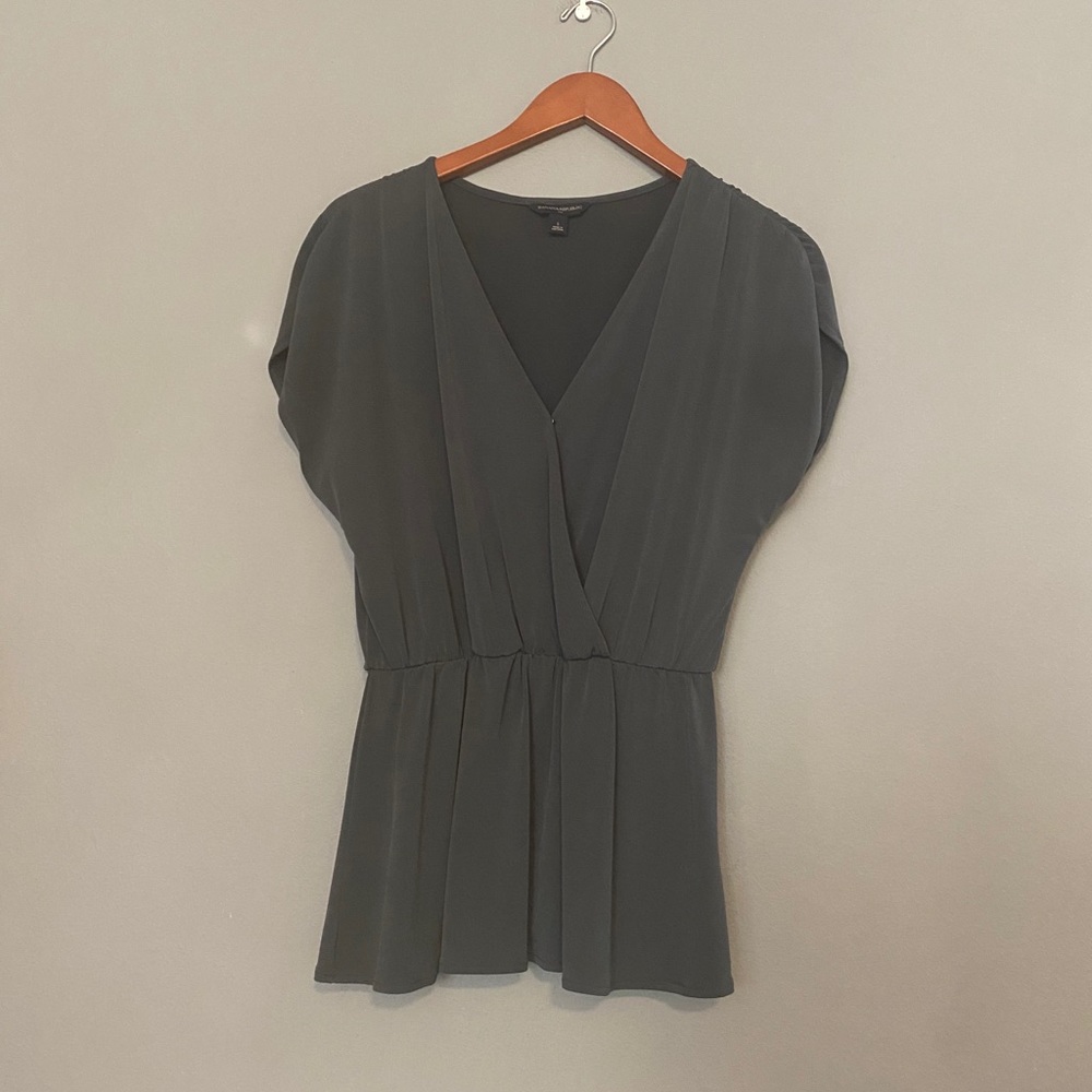 Banana Republic Grey Faux Wrap Stretch Blouse EUC